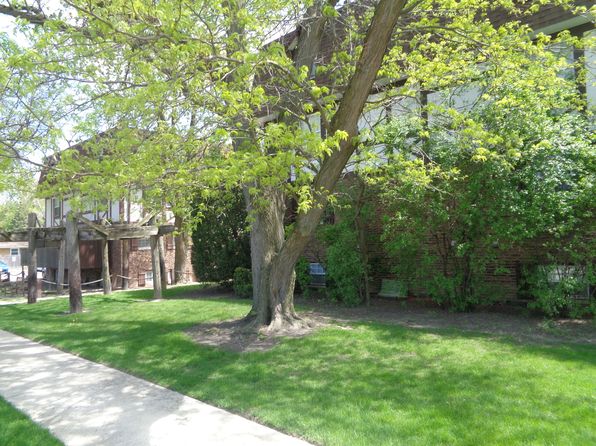 9433 S 86th Ct APT 1W