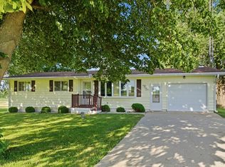 3447 Hilldale Dr, Freeport, IL 61032