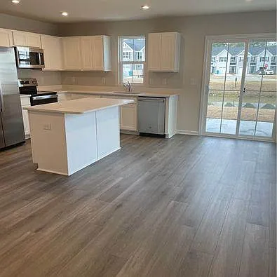 242 C Christiana Ln — Photo 3