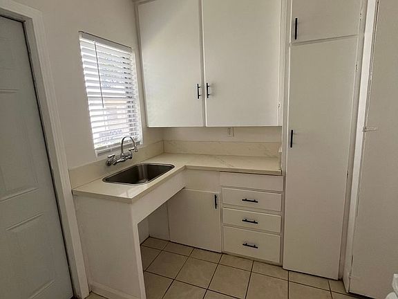 3rd image of 305 E Colorado Blvd APT 8