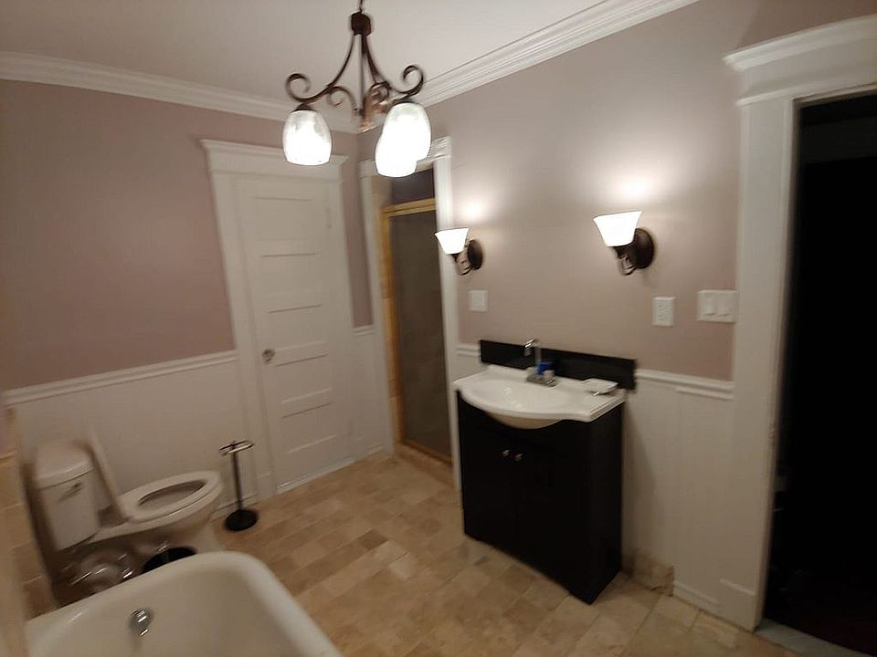 1st image of 452 Willow St