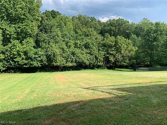 4th image of 426 Strecker Ln