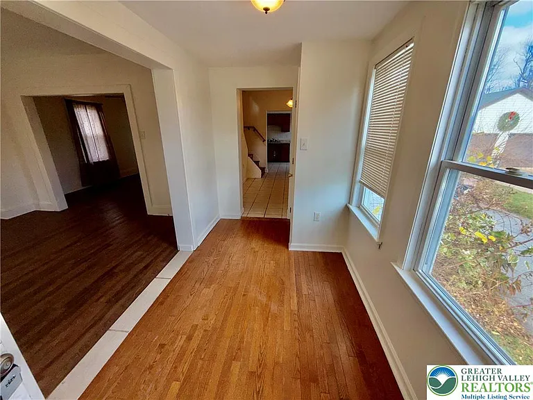 2955 Middletown Rd — Photo 3