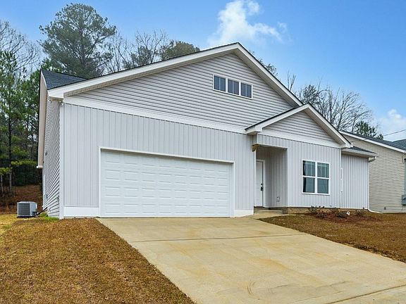 3rd image of 18452 Thoroughbred Dr