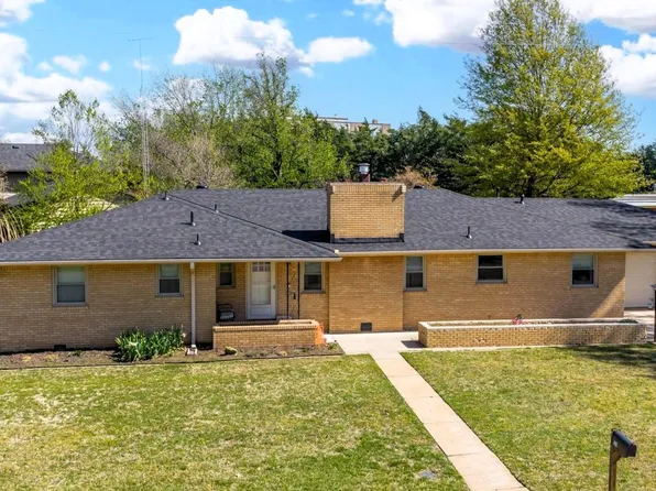 405 Circle Dr, Wellington, KS 67152
