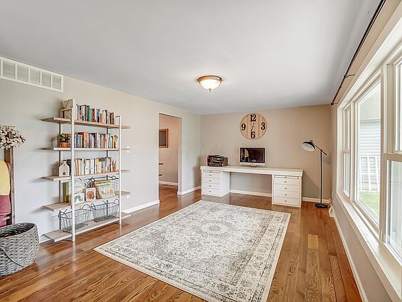 3rd image of 5767 Saffron Ave