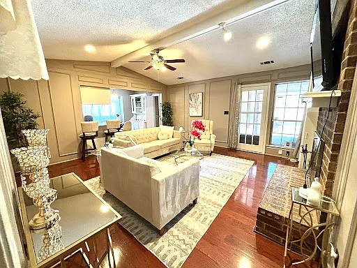 1709 Windsong Trl — Photo 1