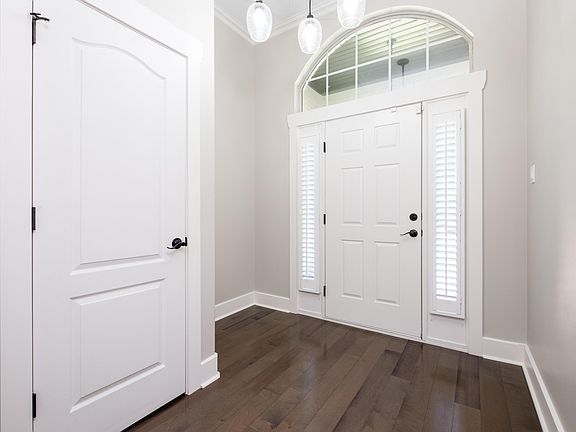 3rd image of 35 Westoak Cir