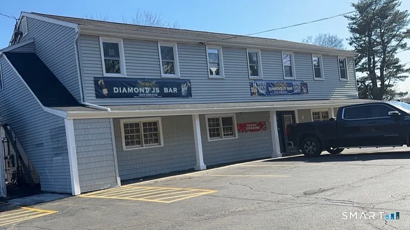 682 Old Colony Rd