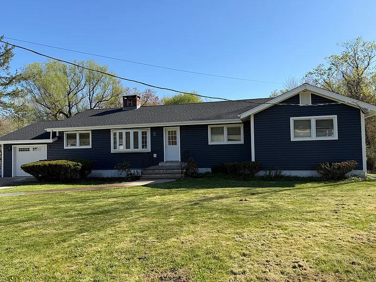 762 Woodin St — Photo 9