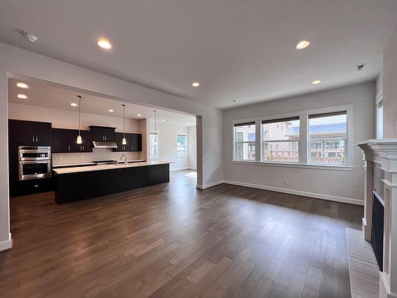 3rd image of 441 6th Ln NE