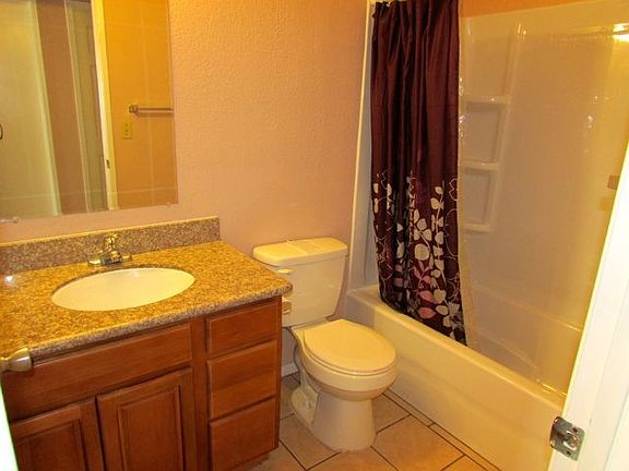5th image of 653 Easton Dr