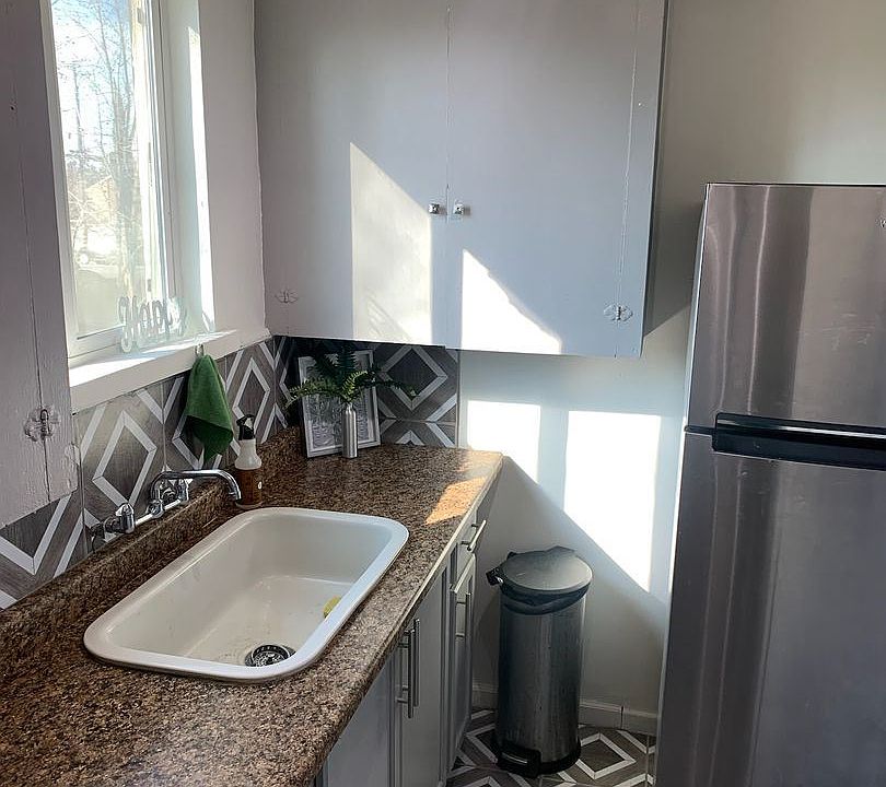 1st image of 2312 Country Club Blvd Unit B