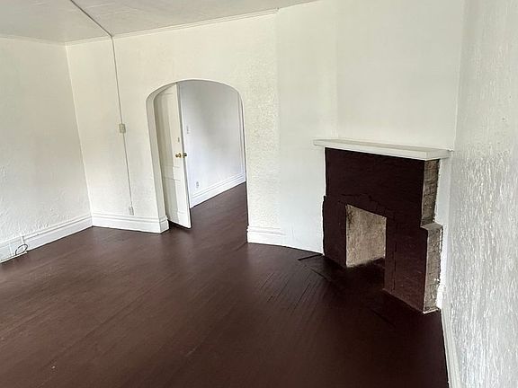4th image of 1633 Leishman Ave