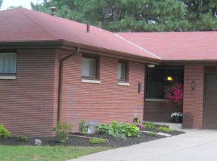300 Wedgewood Dr, Lincoln, NE 68510