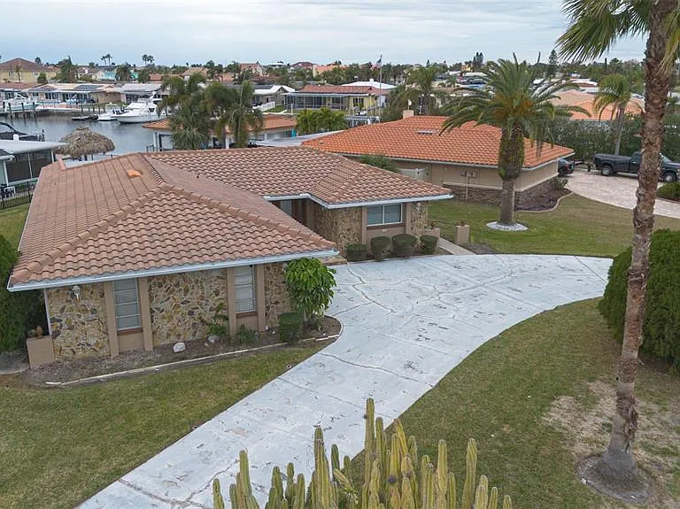 3734 Topsail Trl — Photo 33