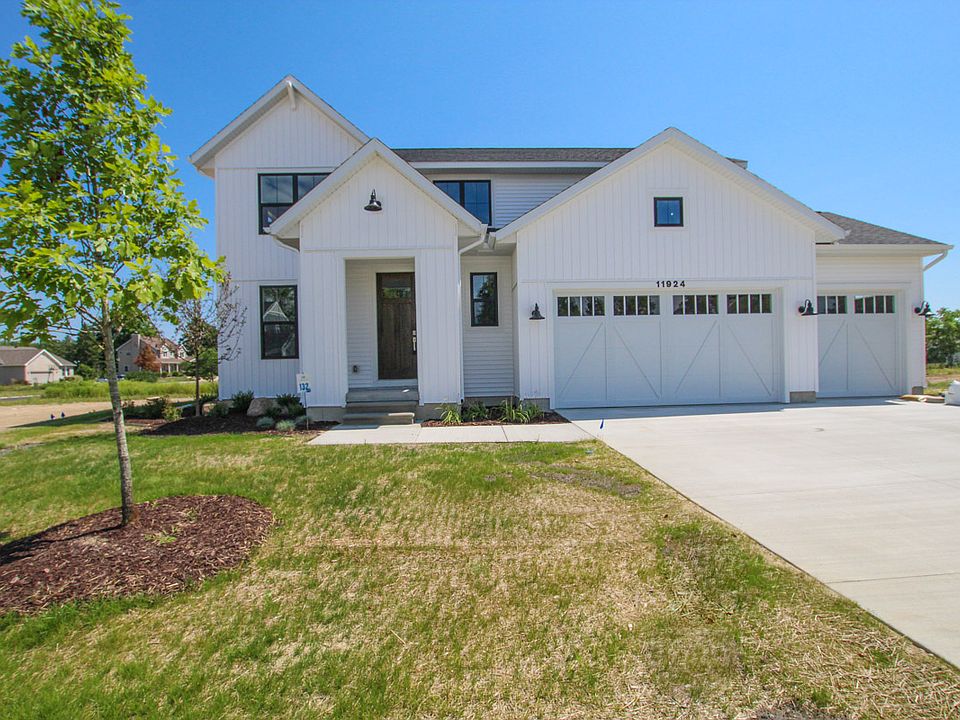 Floor plans and photos shown may include base features along with additional options and upgrades.