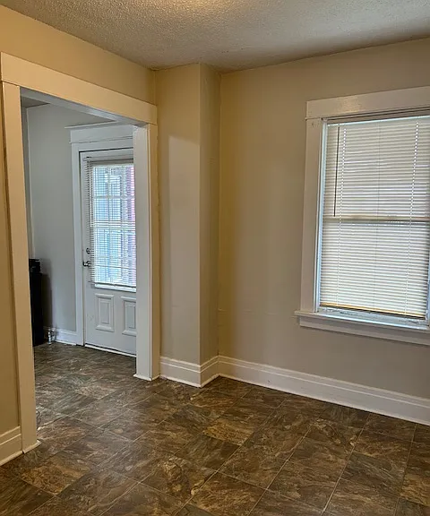 302 Roesch Ave #5 — Photo 10