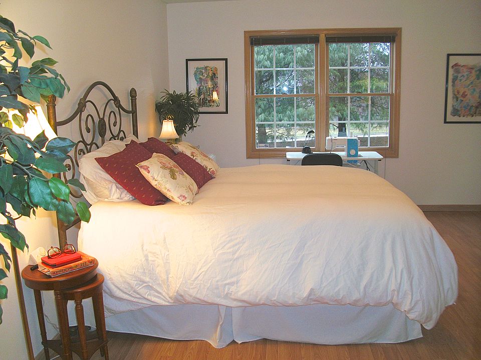 1st image of 608 Sally Cir