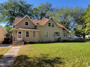 350 Iowa St, Akron, IA 51001