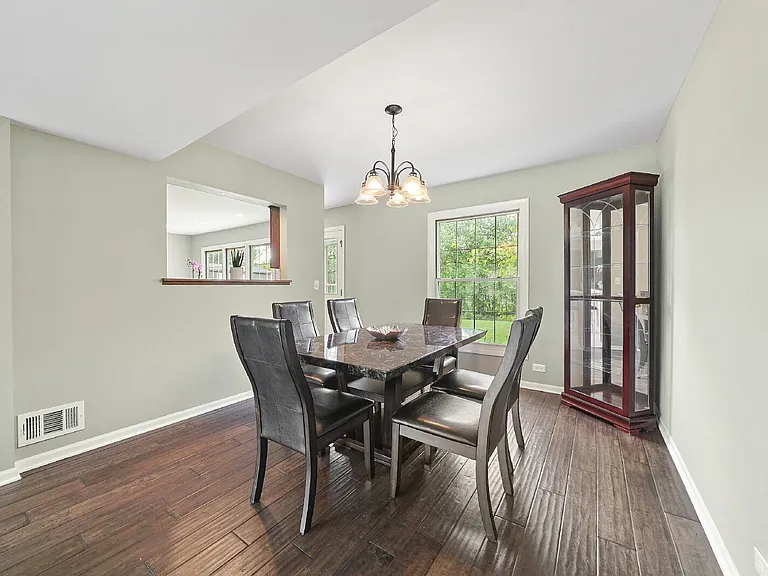 1011 Talltree Ter — Photo 4