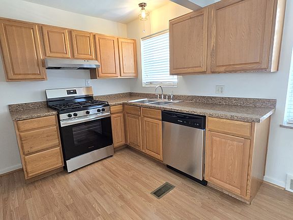 2nd image of 5820 Sunshine Dr #1N