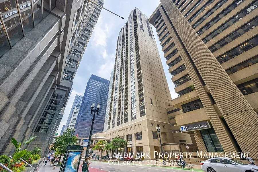 200 N Dearborn St #3201