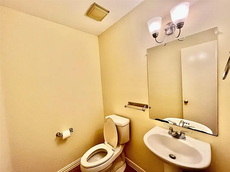 3038 Sam Houston Dr — Photo 10