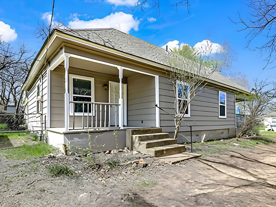 1st image of 900 W Nelson St