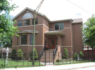 3778 N Parkview Ter, Chicago, IL 60618