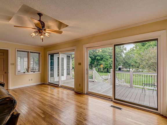 5th image of 3705 Rivertrace Ln