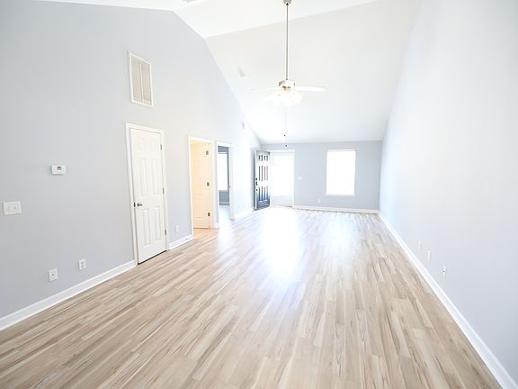 3rd image of 118 Karima Cir