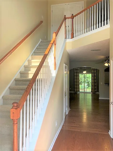 3 bed, 2.5 bath, 1595 sqft, $2,100 — Photo 2
