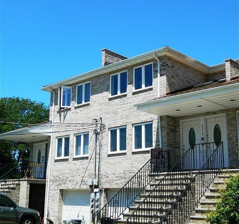 1st image of 2579 Schurz Ave