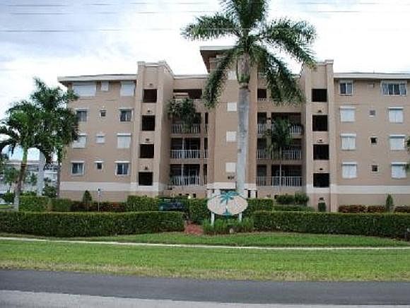 1st image of 907 Panama Ct Unit 404