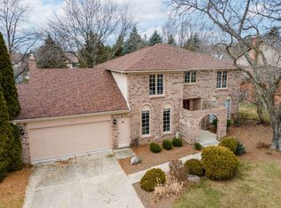 357 Powderhorn Ct, Rochester Hills, MI 48309
