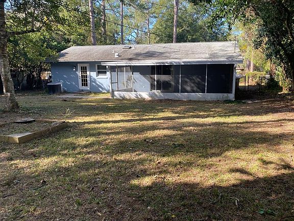 2nd image of 1123 SE 33rd Ave
