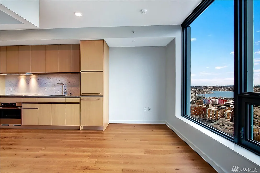 1 bed, 450 sqft, $2,450 — Photo 2