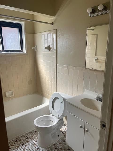 2nd image of 12635 Dolphin St Unit 5