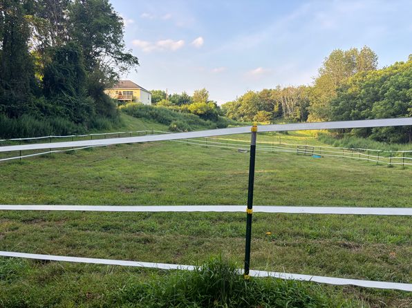 46 Golden Chain Rd #1