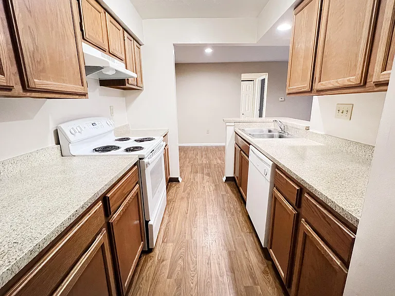 Deercross Apartments — Photo 92
