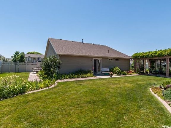 4th image of 226 E Brookmeadow Dr