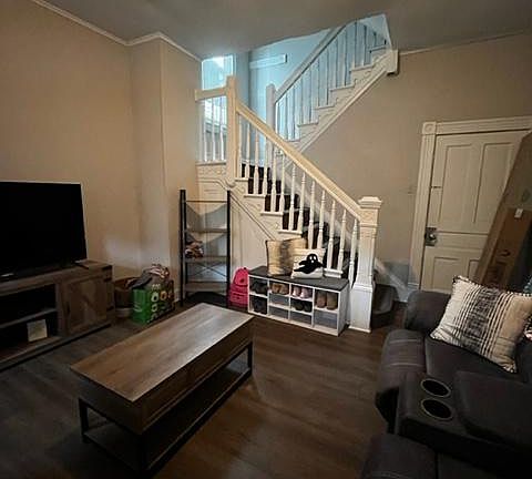 Entrance room - multi-purpose :)