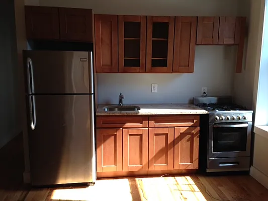 Rented by Premier Metro Realty Corp | media 38