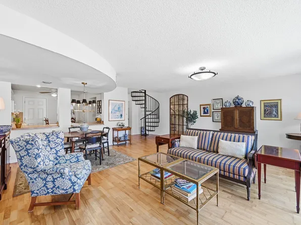 670 Tennis Club Drive #303, Fort Lauderdale, FL 33311