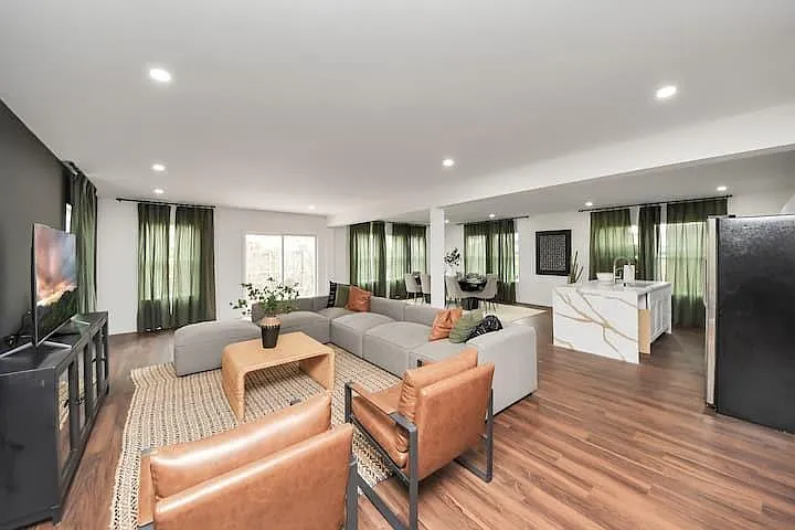 3760 Rio Vista St — Photo 6