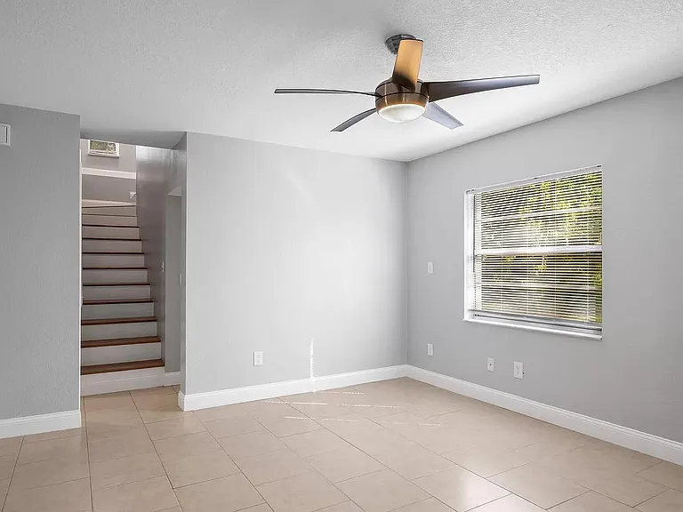 25027 Holden Dr — Photo 7
