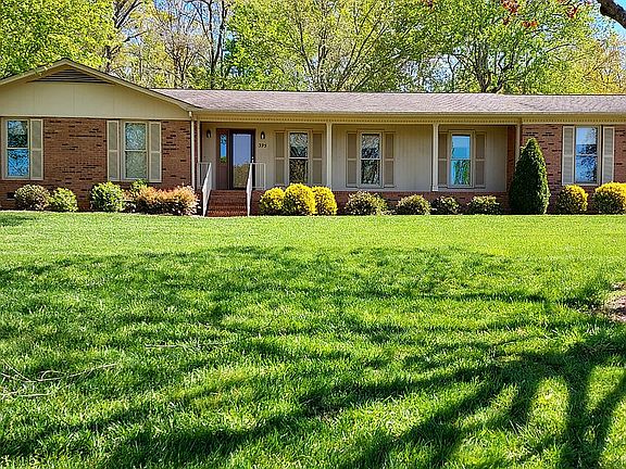 4th image of 395 Fairforest Dr