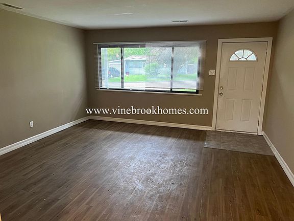 2nd image of 4420 Treadway Ln