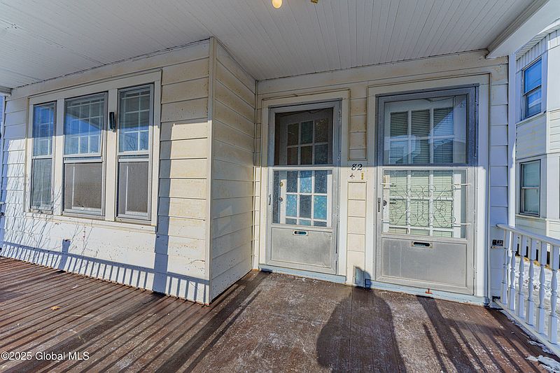 3rd image of 82 Winthrop Avenue